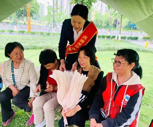 【新金悦物业】— —银发守护，悦龄随心 新华社区时代金悦项目长者联谊会